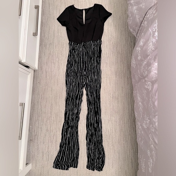 Fashion nova jumpsuit (S) - Picture 11 of 13